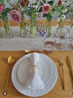 Embossed Ceramic Dinner Plate - Classic Home Dining (Set of 4)